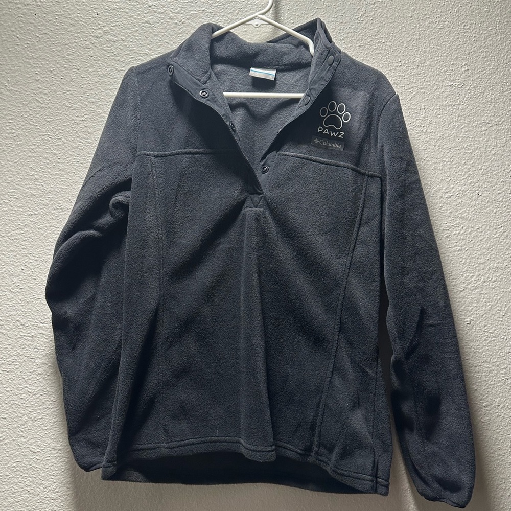 Black Paws Columbia fleece pullover. Size medium in EUC